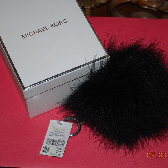New Michael Kors Real Turkey Dyed Feather Key Ring in a box - Picture 1 of 5